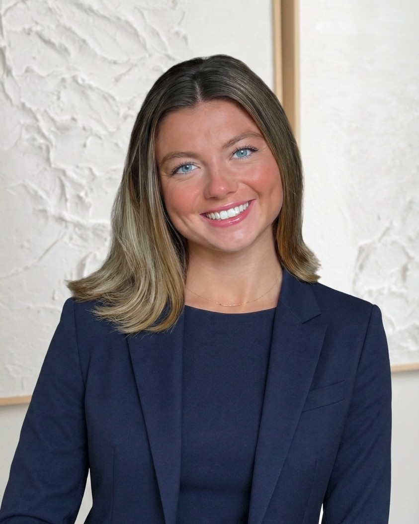 Isabelle Randall, LMSW, a therapist at Magenta Therapy specializing in anxiety and OCD